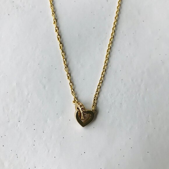 COACH HEART  SIGNATURE LONG STATION NECKLACE IN GOLD TONE 34" and Storag Bag - Picture 9 of 13